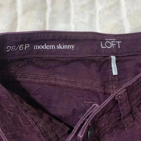 Women’s Ann Taylor LOFT Modern Skinny Jeans Size 28/6P Plum EUC - Picture 7 of 8